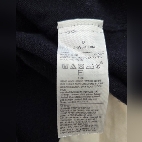 Banana Republic Italian Merino Wool Navy Blue/White Star Sweater (M) - Picture 4 of 4